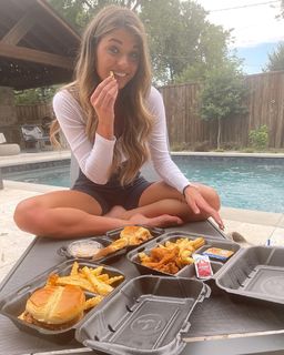 Madison Prewett feet photo 1