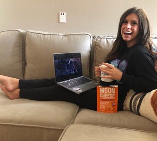 Madisyn Shipman feet photo thumbnail