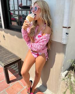 Madisyn Shipman feet photo thumbnail