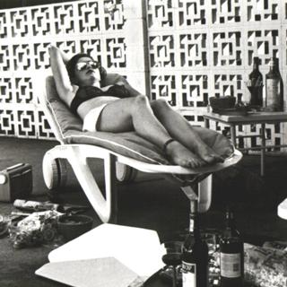 Madonna feet photo thumbnail