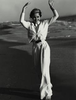Madonna feet photo thumbnail
