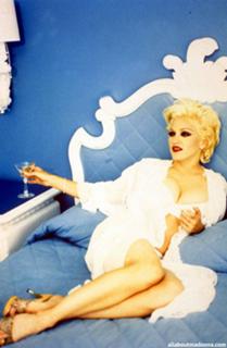 Madonna feet photo thumbnail