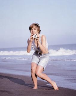 Madonna feet photo thumbnail
