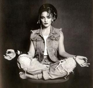 Madonna feet photo thumbnail