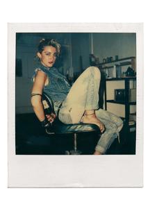 Madonna feet photo thumbnail