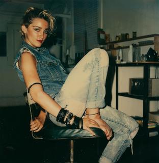 Madonna feet photo thumbnail