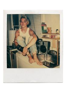 Madonna feet photo thumbnail