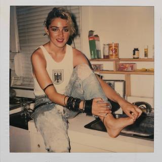 Madonna feet photo thumbnail