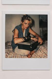 Madonna feet photo thumbnail