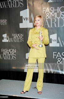 Madonna feet photo thumbnail