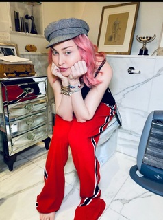 Madonna feet photo thumbnail