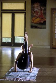 Madonna feet photo thumbnail