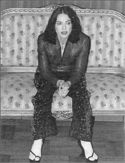 Madonna feet photo thumbnail