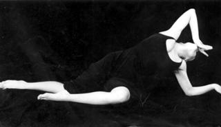 Madonna feet photo thumbnail