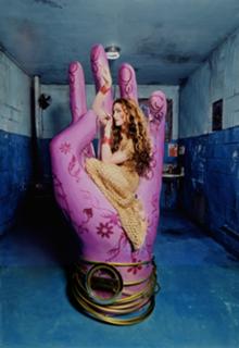 Madonna feet photo thumbnail