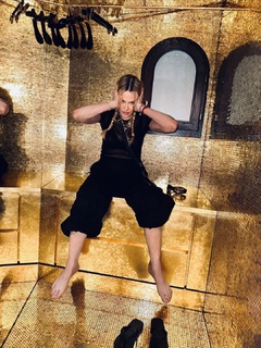 Madonna feet photo thumbnail