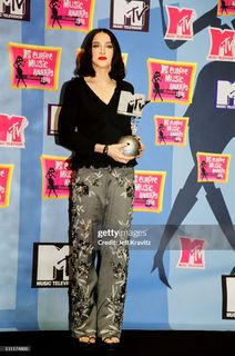 Madonna feet photo thumbnail