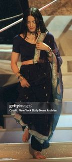Madonna feet photo thumbnail