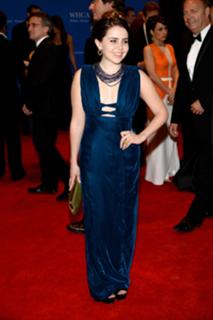Mae Whitman feet photo thumbnail