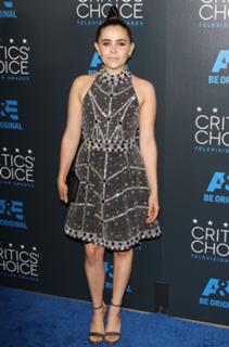 Mae Whitman feet photo thumbnail