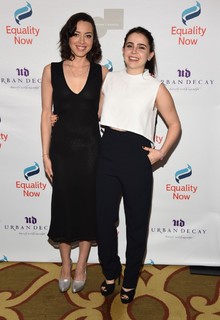 Mae Whitman feet photo thumbnail