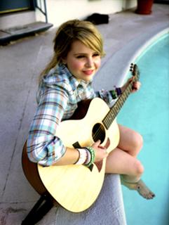 Mae Whitman feet photo thumbnail