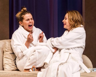 Mae Whitman feet photo thumbnail