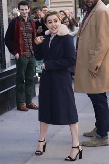 Mae Whitman feet photo thumbnail