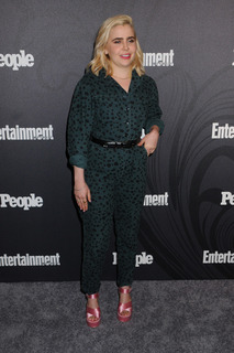 Mae Whitman feet photo thumbnail