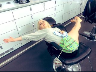 Mae Whitman feet photo thumbnail
