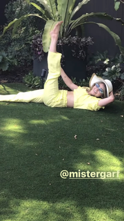 Mae Whitman feet photo thumbnail