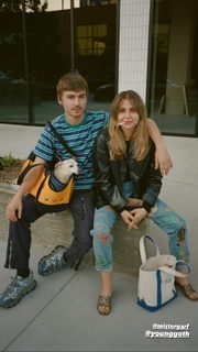 Mae Whitman feet photo thumbnail