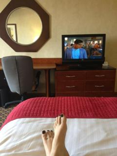Mae Whitman feet photo thumbnail