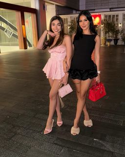 Maeva Ghennam feet photo 3