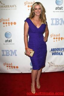 Maeve Quinlan feet photo 11