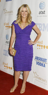 Maeve Quinlan feet photo 13