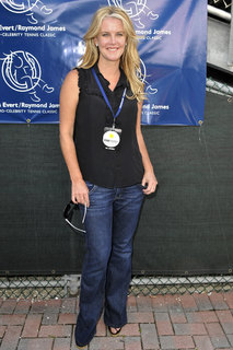 Maeve Quinlan feet photo 13