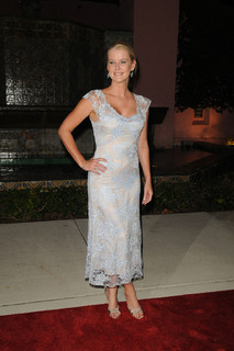 Maeve Quinlan feet photo 6