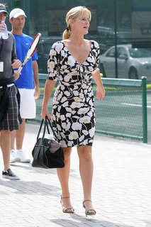 Maeve Quinlan feet photo 2