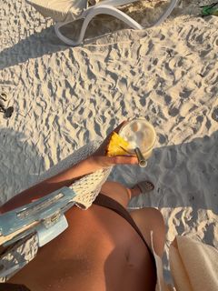 Magda Bereda feet photo 2