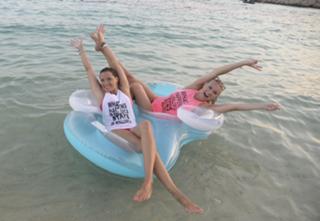 Magdalena Brzeska feet photo thumbnail