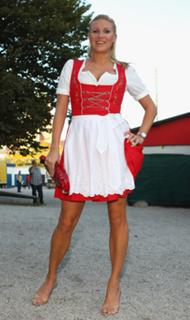 Magdalena Brzeska feet photo thumbnail