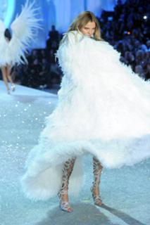 Magdalena Frackowiak feet photo 6