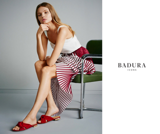 Magdalena Frackowiak feet photo 3