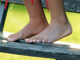 Magdalena Neuner feet photo thumbnail