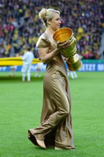 Magdalena Neuner feet photo thumbnail