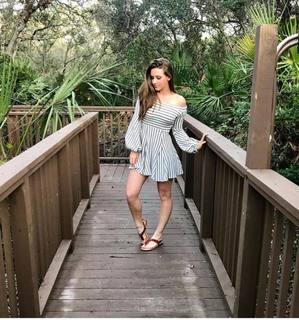 Maggie Baugh feet photo 14