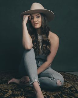 Maggie Baugh feet photo 7