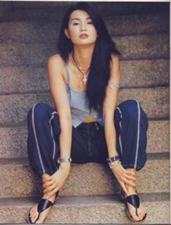Maggie Cheung feet photo 8