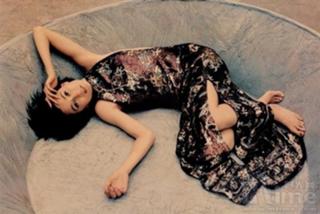 Maggie Cheung feet photo 1